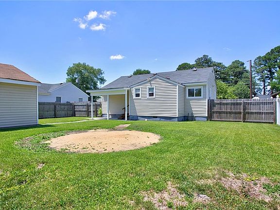 5th image of 225 Castlewood Rd