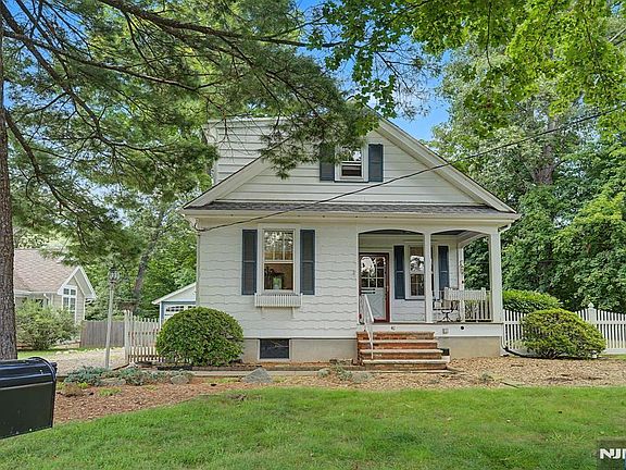 2nd image of 41 Poplar St