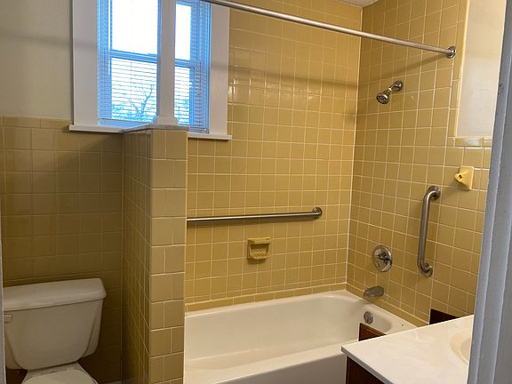 5th image of 312 E Van Cleve St