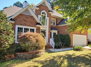 113 Forest Brook Dr, Cary, NC 27519