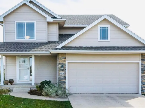 1439 93rd St, West Des Moines, IA 50266
