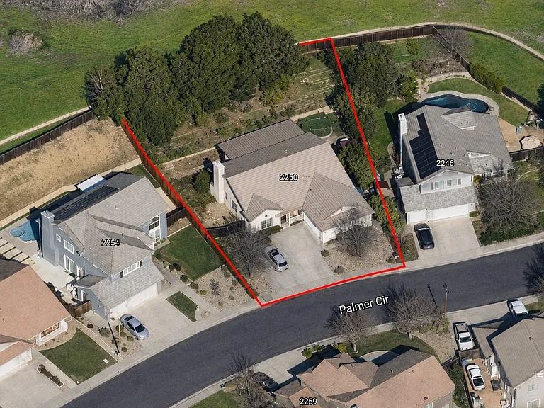 2250 Palmer Cir — Photo 10