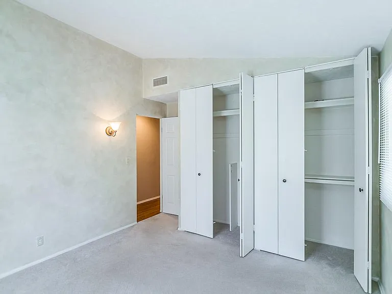 530 W Broadview Dr — Photo 7