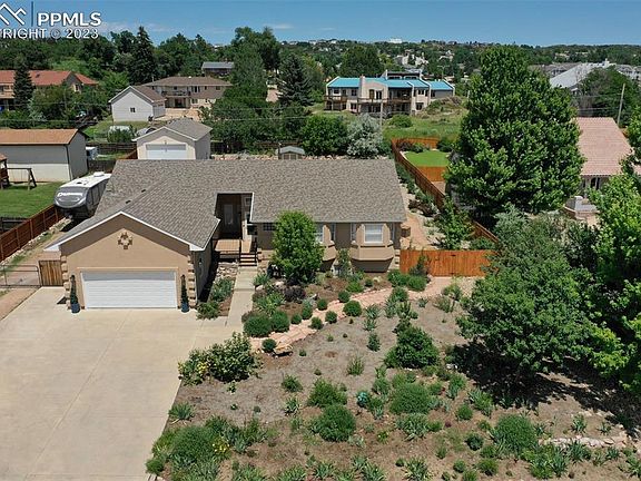 4th image of 4935 Turquoise Dr