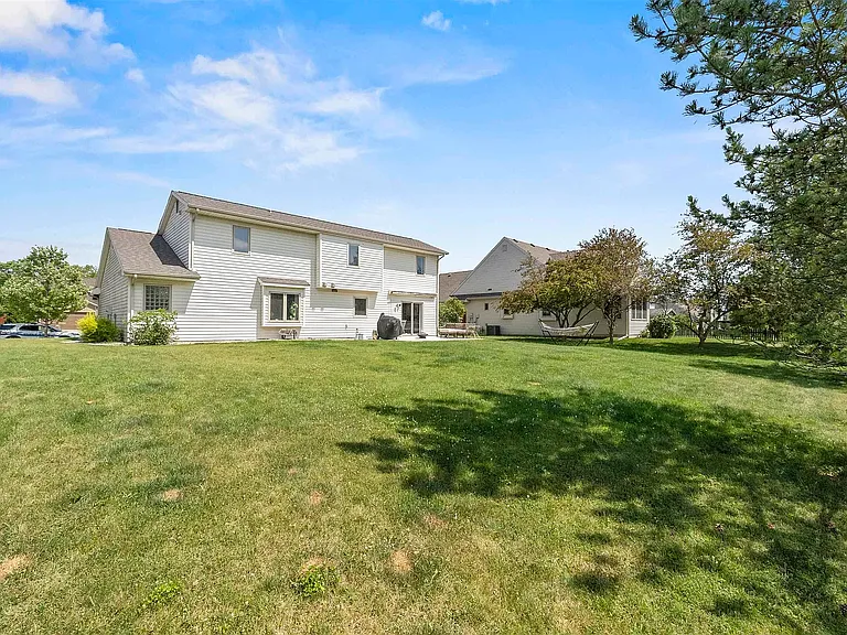 2226 Bluewater Trl — Photo 25