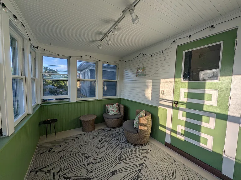 209 Rutgers St — Photo 2