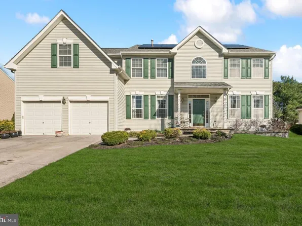 12 Anchor Ct, Hainesport, NJ 08036