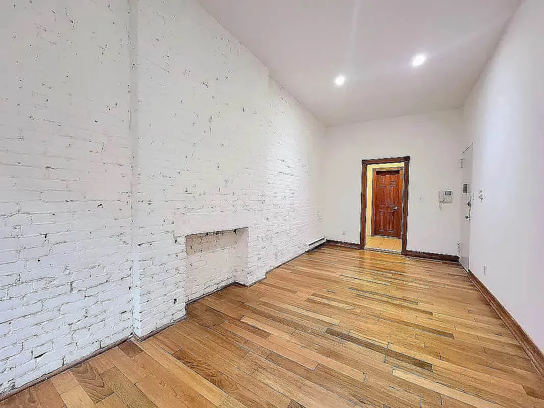421 West 56th Street — Photo 4