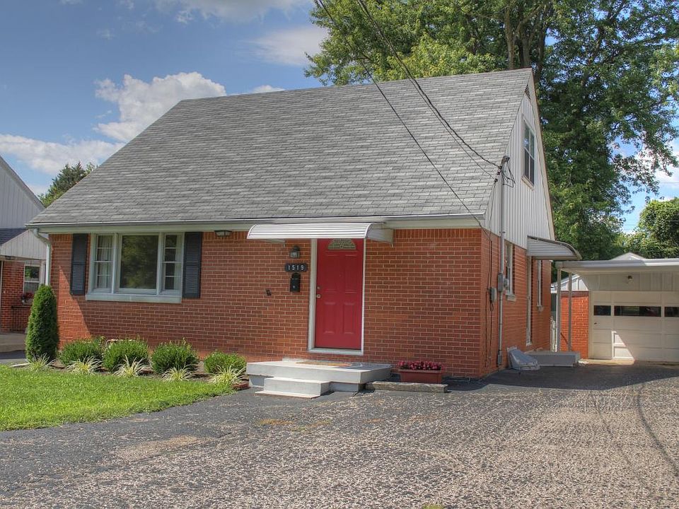 Exterior of home (before new windows)