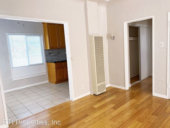 3rd image of 622 W F St #4771991