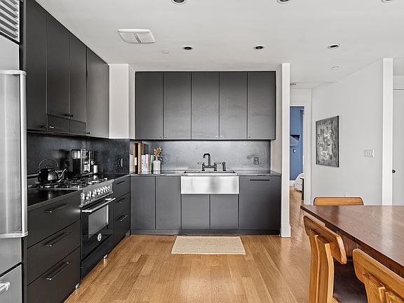 4th image of 144 N 8th St APT 8C