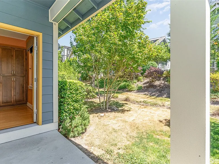 1774 25th Ave NE — Photo 16