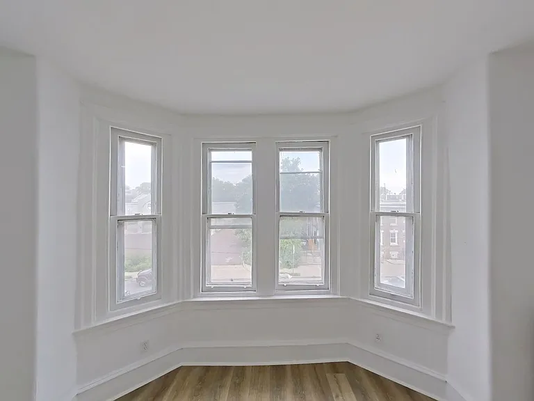 5012 Old York Rd — Photo 4