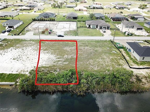 3rd image of 528 NW 20th St