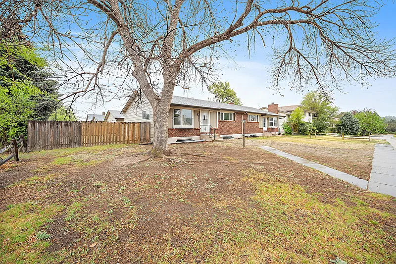 3 bed, 2.0 bath, 2000 sqft, $1,625 — Photo 3