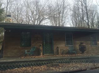 363 Packanack Dr, Gouldsboro, PA 18424