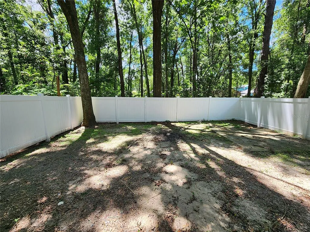 3 bed, 2.0 bath, 880 sqft, $1,550 — Photo 2
