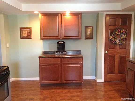 5th image of 126 Meadowbrook Dr