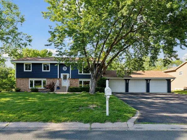 8125 Rhode Island Cir, Bloomington, MN 55438