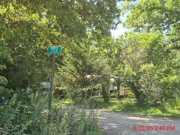 Exterior Neighborhood (street photo)
