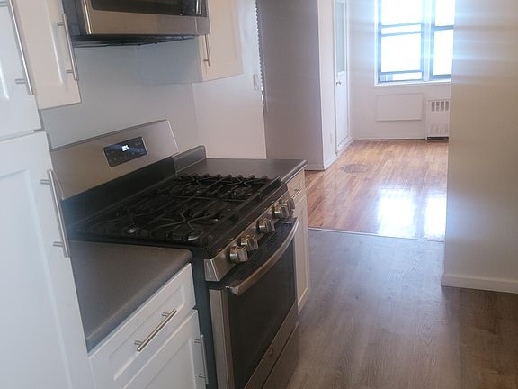 2nd image of 25 Franklin Blvd APT 3B