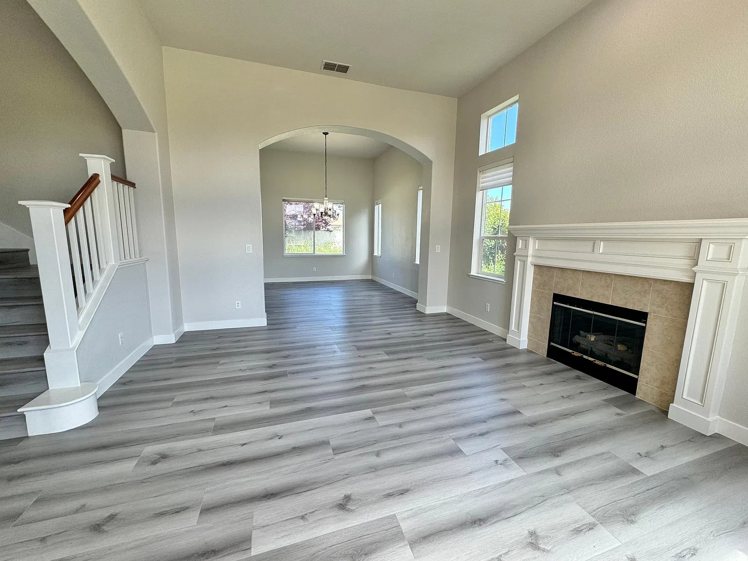 5 bed, 4.5 bath, 3595 sqft, $4,450 — Photo 4