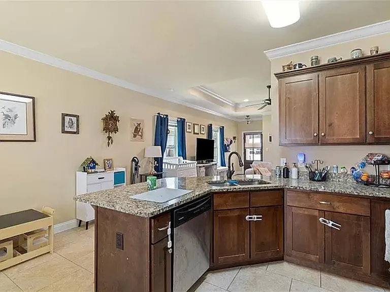 858 Linlen Ave — Photo 21