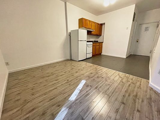 4th image of 46 Canal St APT 4