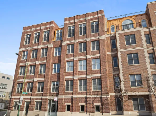 2622 W Diversey Ave #201, Chicago, IL 60647