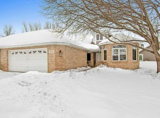 1212 Silverthorn Ct, Shoreview, MN 55126