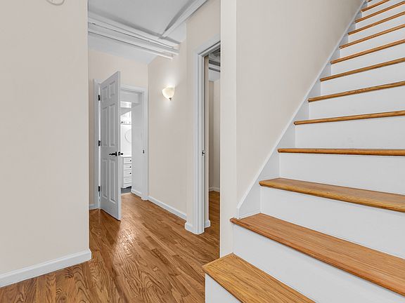 4th image of 318 E 11th St APT 1