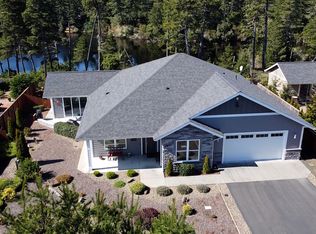 88084 Lake Point Dr, Florence, OR 97439