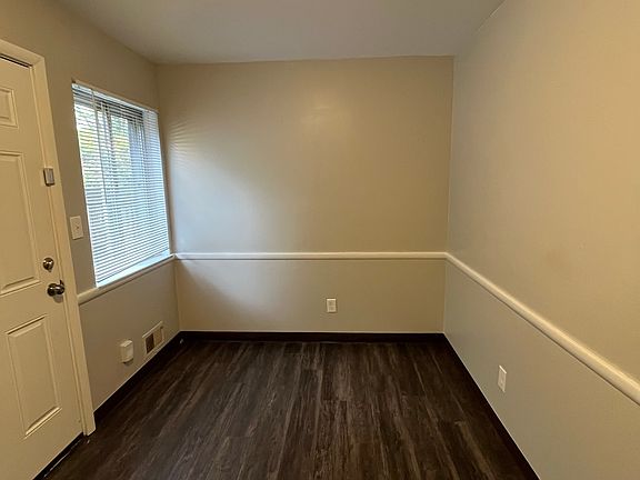 3rd image of 1172 Sanborn Pl APT B