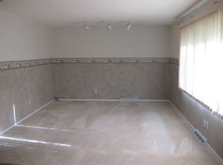 5160 Drew Ave N, Brooklyn Center, MN 55429