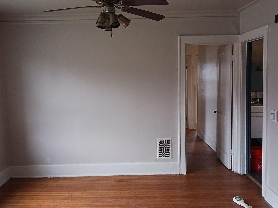 2nd image of 1605 Saint Paul St #2