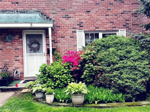 930 Merrick Rd #5, Baldwin, NY 11510
