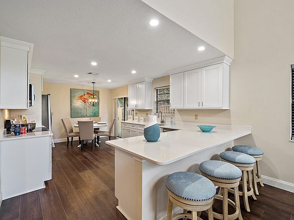 5th image of 2691 Towle Dr
