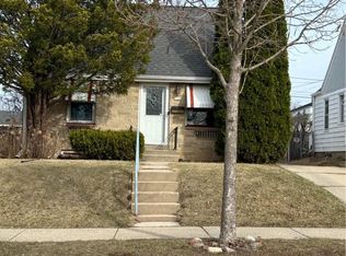 2104 South 98th STREET, West Allis, WI 53227