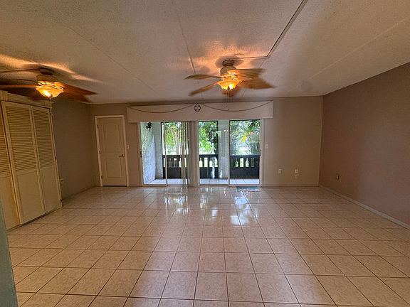3rd image of 320 N Bayshore Blvd APT 105