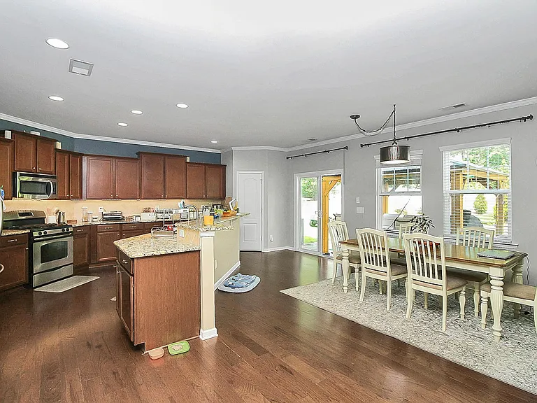 1809 Deer Meadows Dr — Photo 11