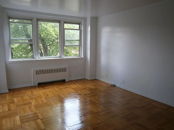 2nd image of 60 Knolls Cres APT 3L