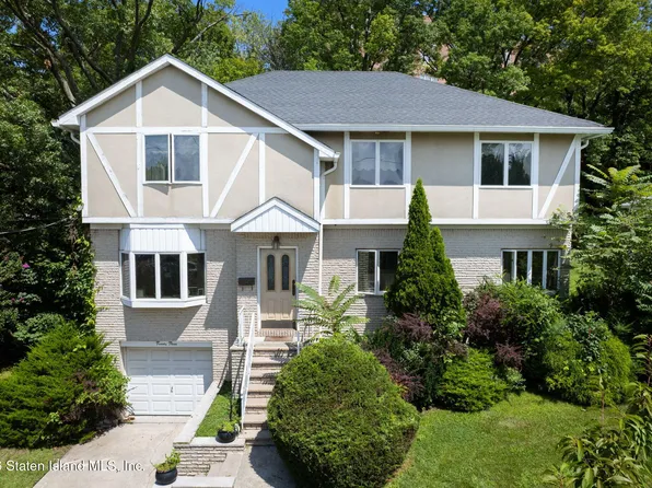 23 E Cheshire Pl, Staten Island, NY 10301