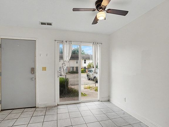 4th image of 3433 Kenbrooke Ct