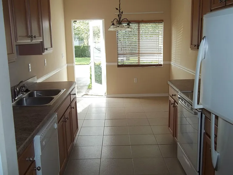 2132 SE Eatonville Dr — Photo 6