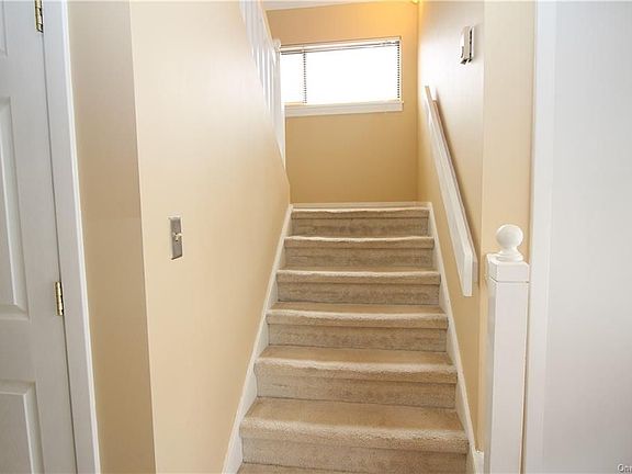 4th image of 169 Heritage Hls Unit C