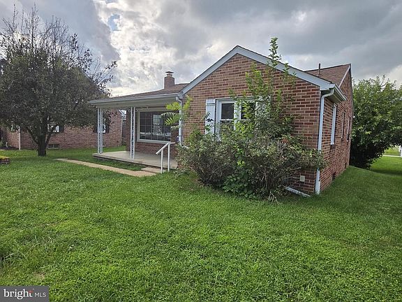 3rd image of 159 Woodland Ave
