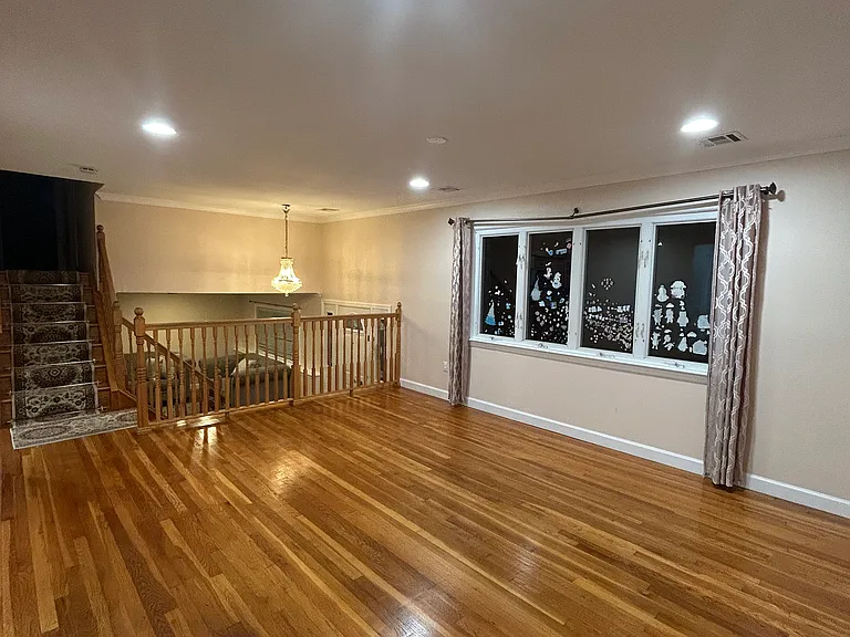 12 Runnymede Rd — Photo 3