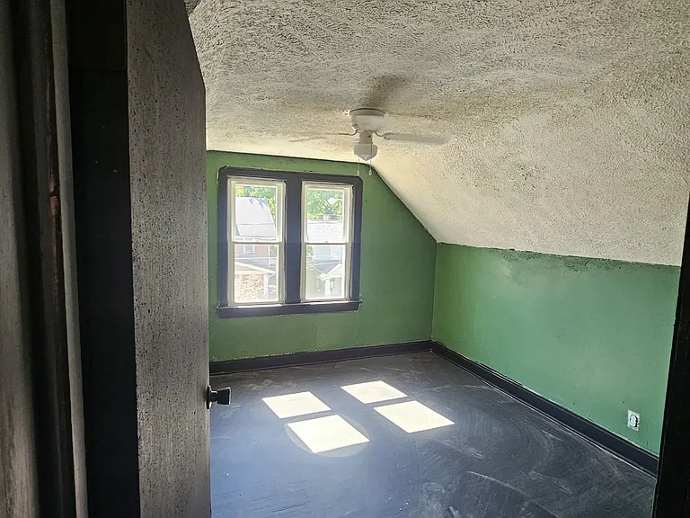 250 Helen Ave — Photo 11