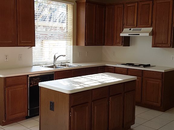 4th image of 6927 Shady Ln