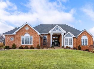 569 Malinmor Dr, Weldon Spring, MO 63304